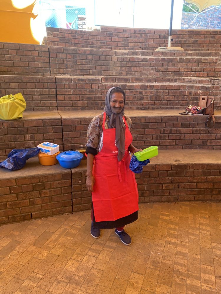 Feeding in Bo-Kaap 2