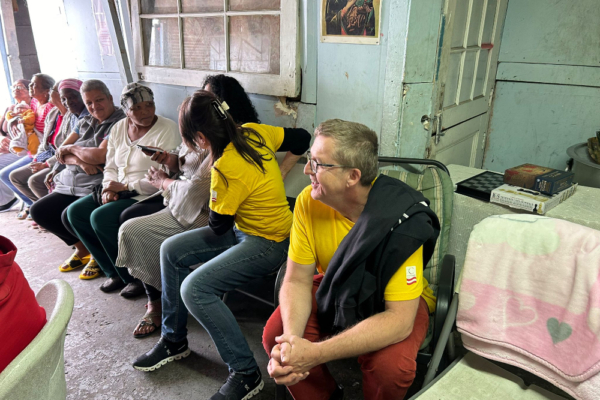 Feeding Kitchen Fam. Mach - Sitting