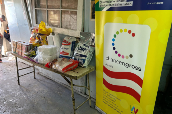 Feeding Kitchen Simone - Cooking